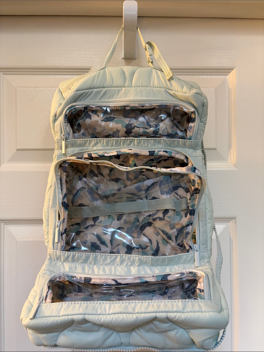 Vera Bradley Light Mint Quilted Hanging Travel Organizer